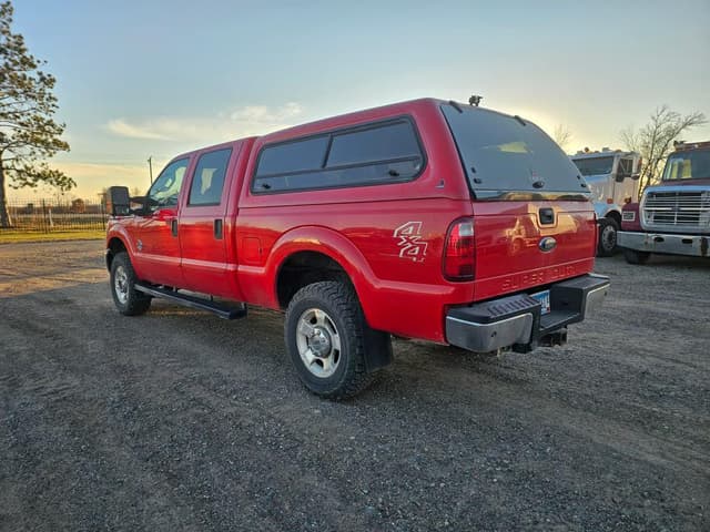 Image of Ford F-350 equipment image 2