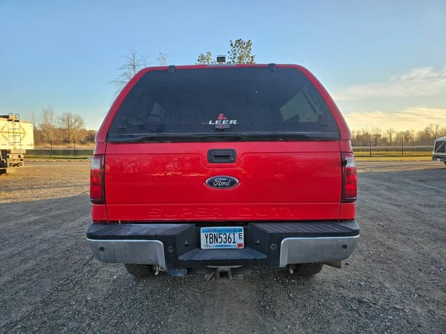 Image of Ford F-350 equipment image 3