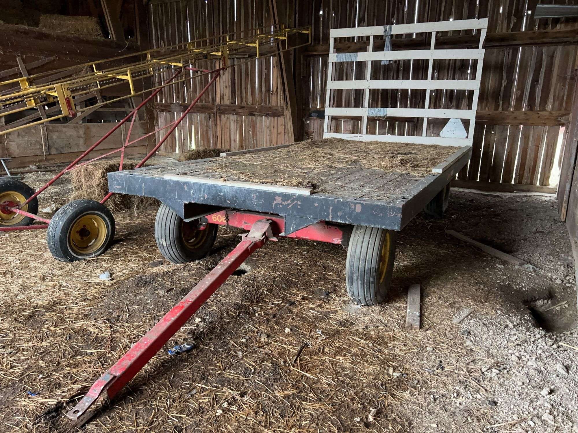 Pequea 606 Equipment Image0