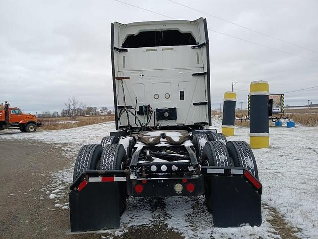 Image of International Navistar equipment image 3