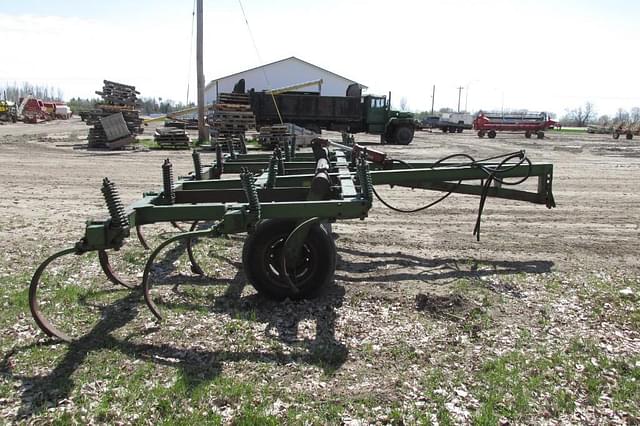 Image of John Deere 100 equipment image 3