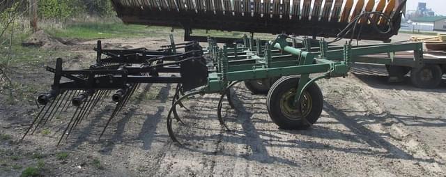 Image of John Deere 100 equipment image 3
