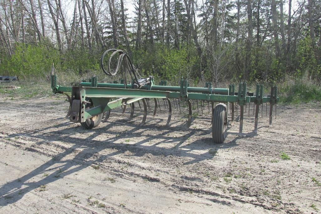 Image of John Deere 100 Primary image