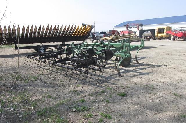 Image of John Deere 100 equipment image 4