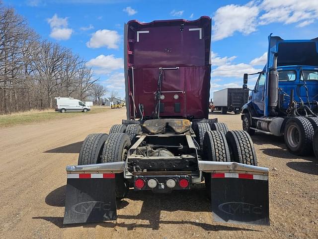 Image of Kenworth T680 equipment image 3