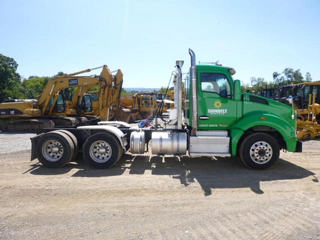 Image of Kenworth T880 equipment image 2