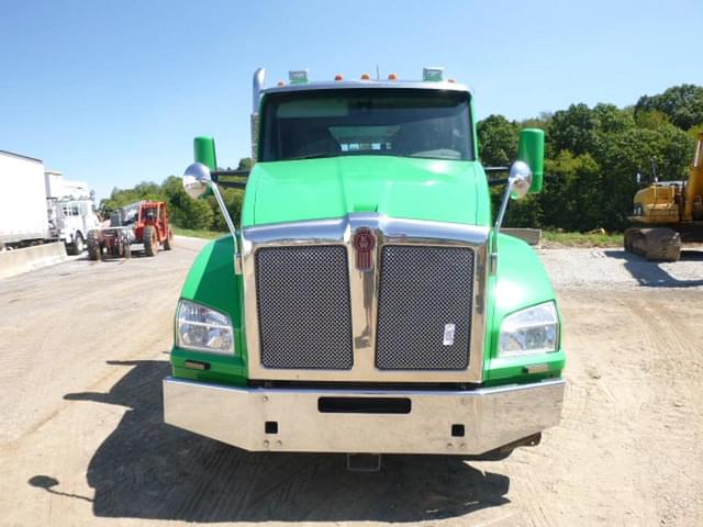 Image of Kenworth T880 equipment image 1