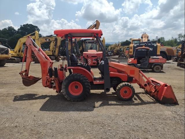 Image of Kubota B26 equipment image 2