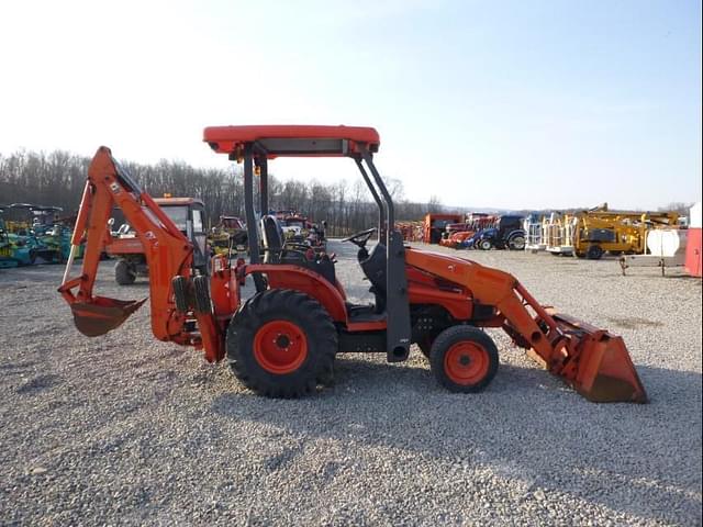 Image of Kubota B26 equipment image 2