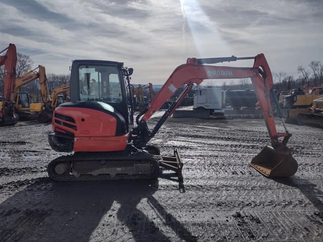 Image of Kubota KX040 equipment image 2