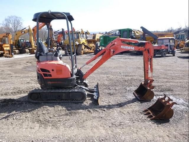 Image of Kubota U17 equipment image 2