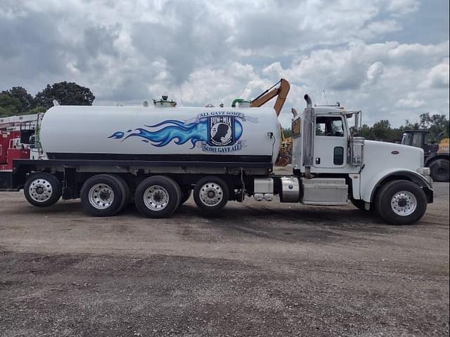 Image of Peterbilt 367 equipment image 2