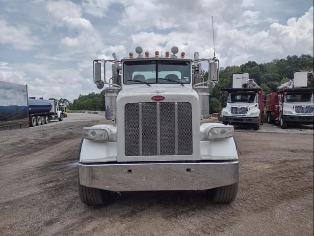 Image of Peterbilt 367 equipment image 1