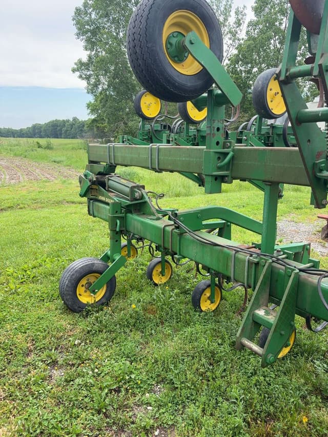 Image of John Deere 845 equipment image 4