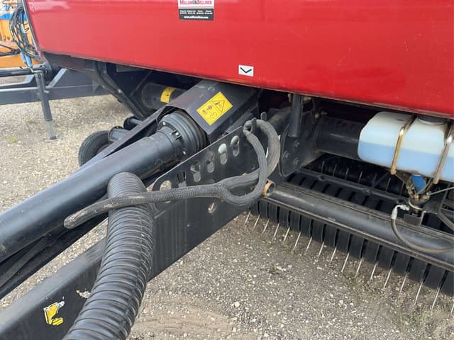 Image of Case IH RB565 equipment image 3