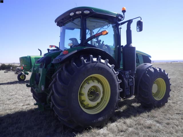 Image of John Deere 7210R equipment image 2