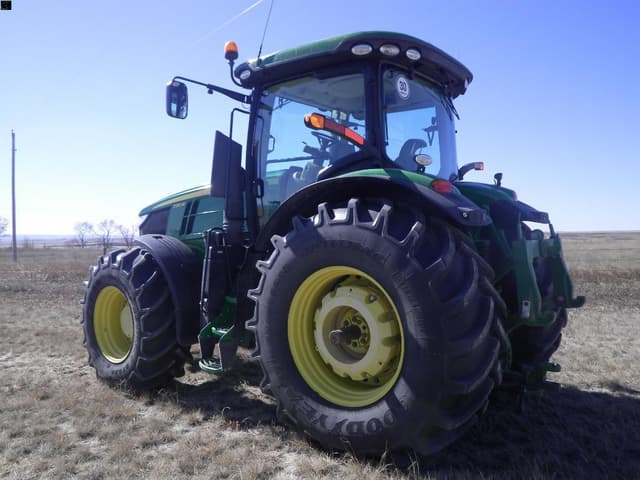Image of John Deere 7210R equipment image 1