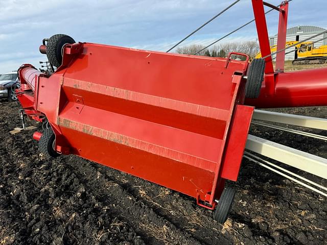 Image of Buhler Farm King 1395 equipment image 3