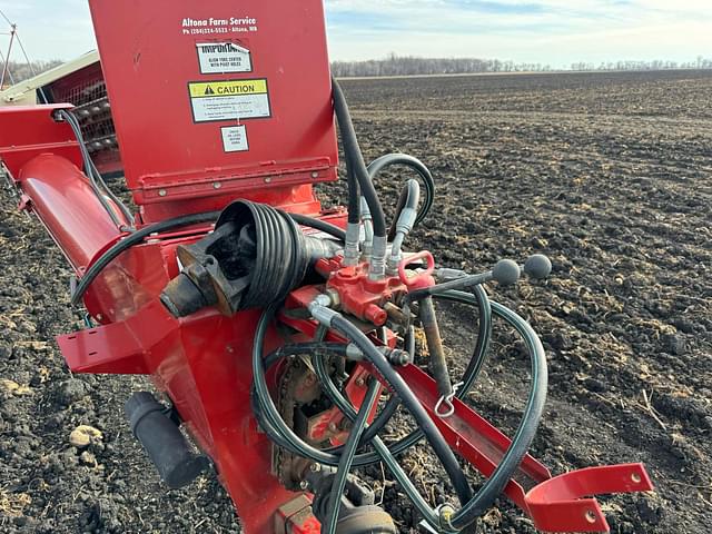 Image of Buhler Farm King 1395 equipment image 1