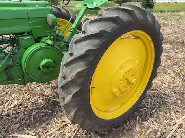 Image of John Deere B equipment image 2
