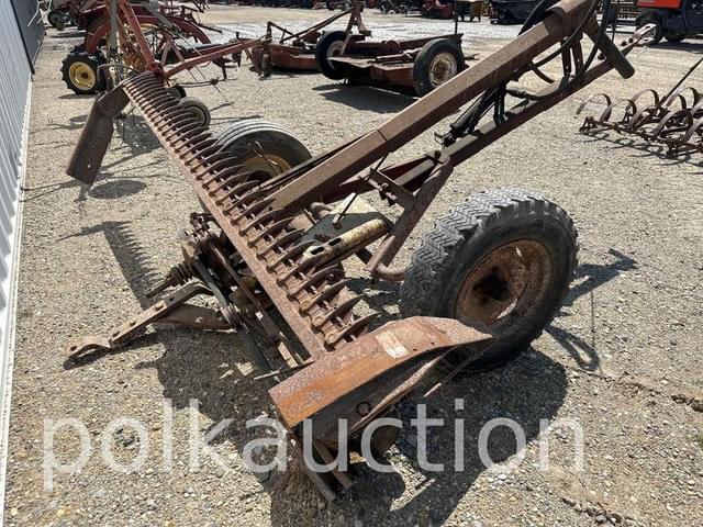 Image of International Harvester 1100 equipment image 4