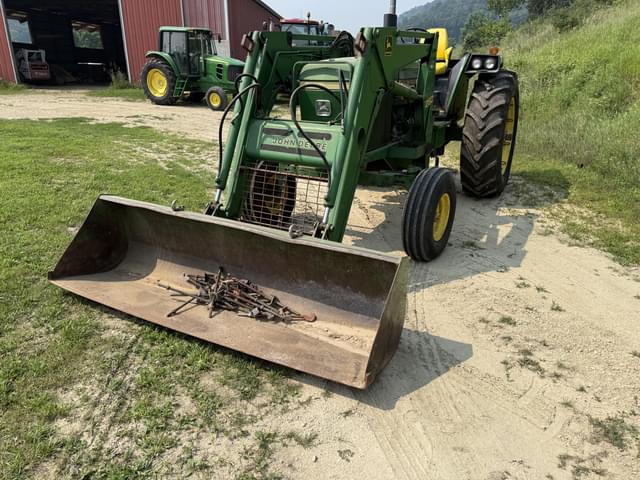 Image of John Deere 4040 equipment image 2