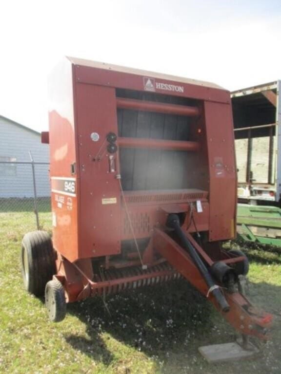 Hesston 946 Equipment Image0