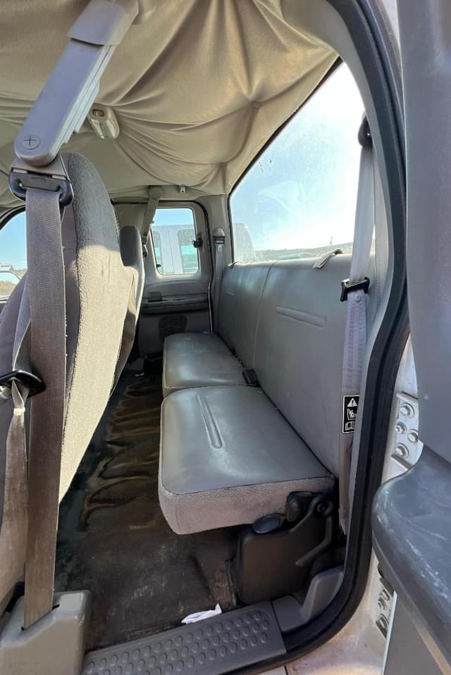 Image of Ford F-250 equipment image 4