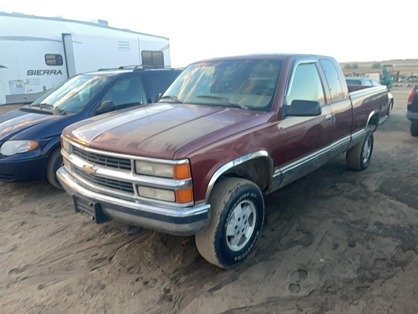 1998 Chevrolet 1500 Equipment Image0