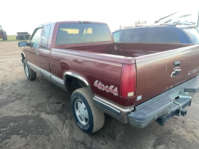 Image of Chevrolet 1500 equipment image 3