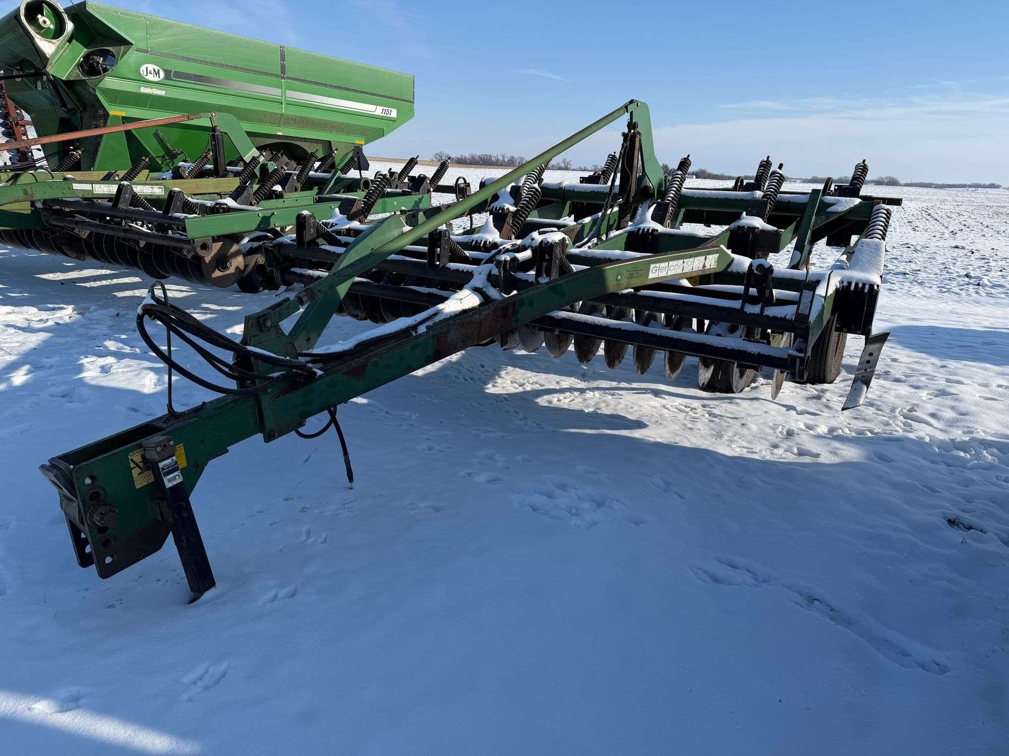 2025 Glencoe 7400 Equipment Image0