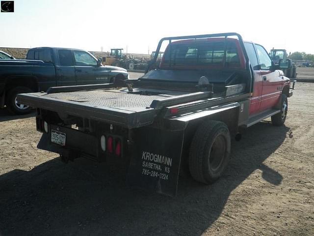 Image of Dodge Ram 3500 equipment image 2