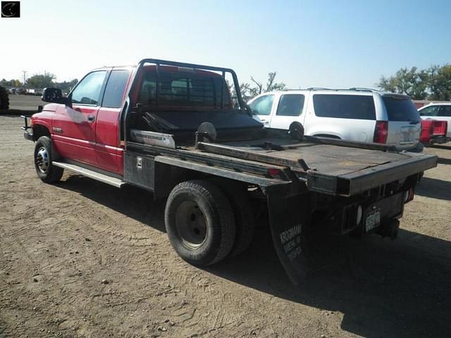 Image of Dodge Ram 3500 equipment image 3