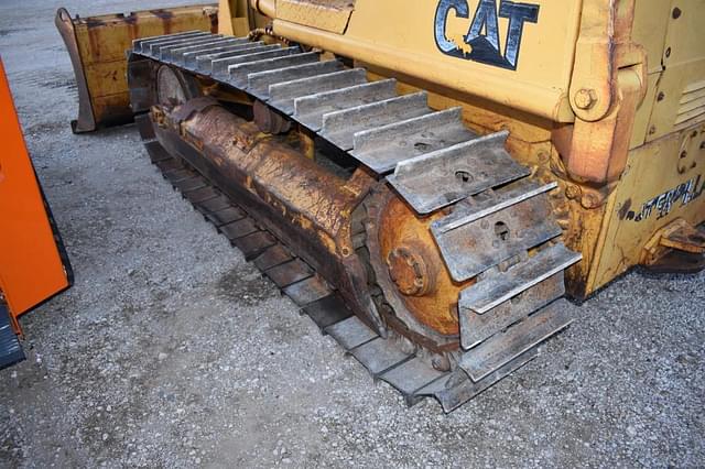 Image of Caterpillar D3B equipment image 4