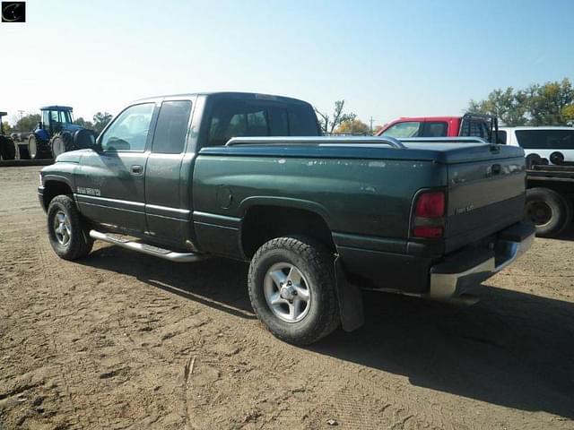 Image of Dodge Ram 1500 equipment image 3