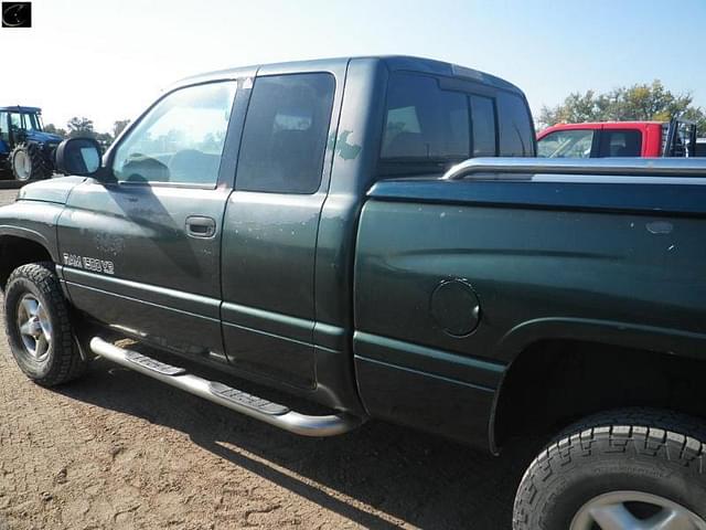 Image of Dodge Ram 1500 equipment image 4