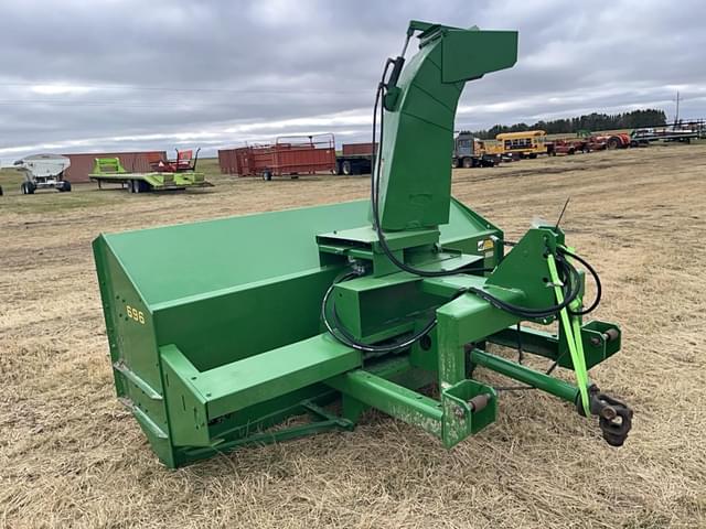 Image of John Deere 696 equipment image 2