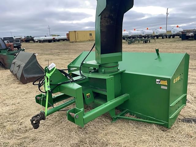 Image of John Deere 696 equipment image 3