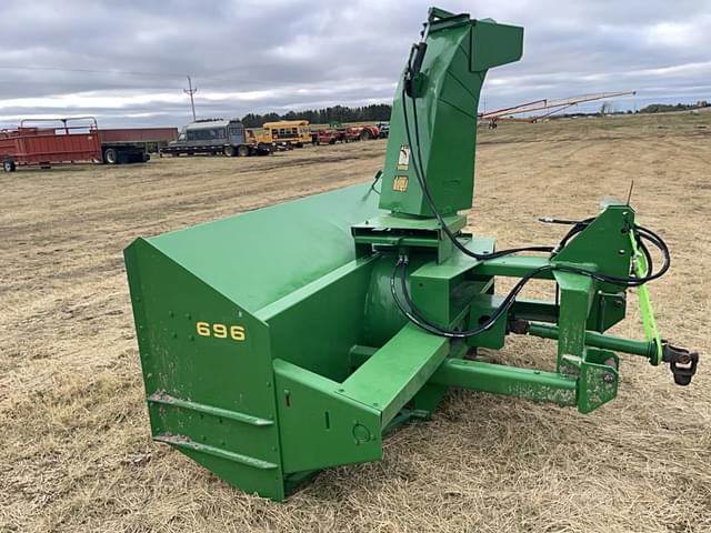 Image of John Deere 696 equipment image 1