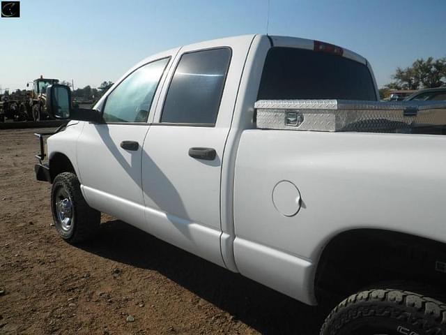 Image of Dodge Ram 2500 equipment image 4