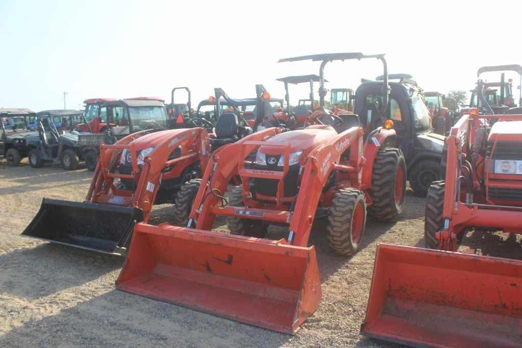 Kubota L2501 Equipment Image0