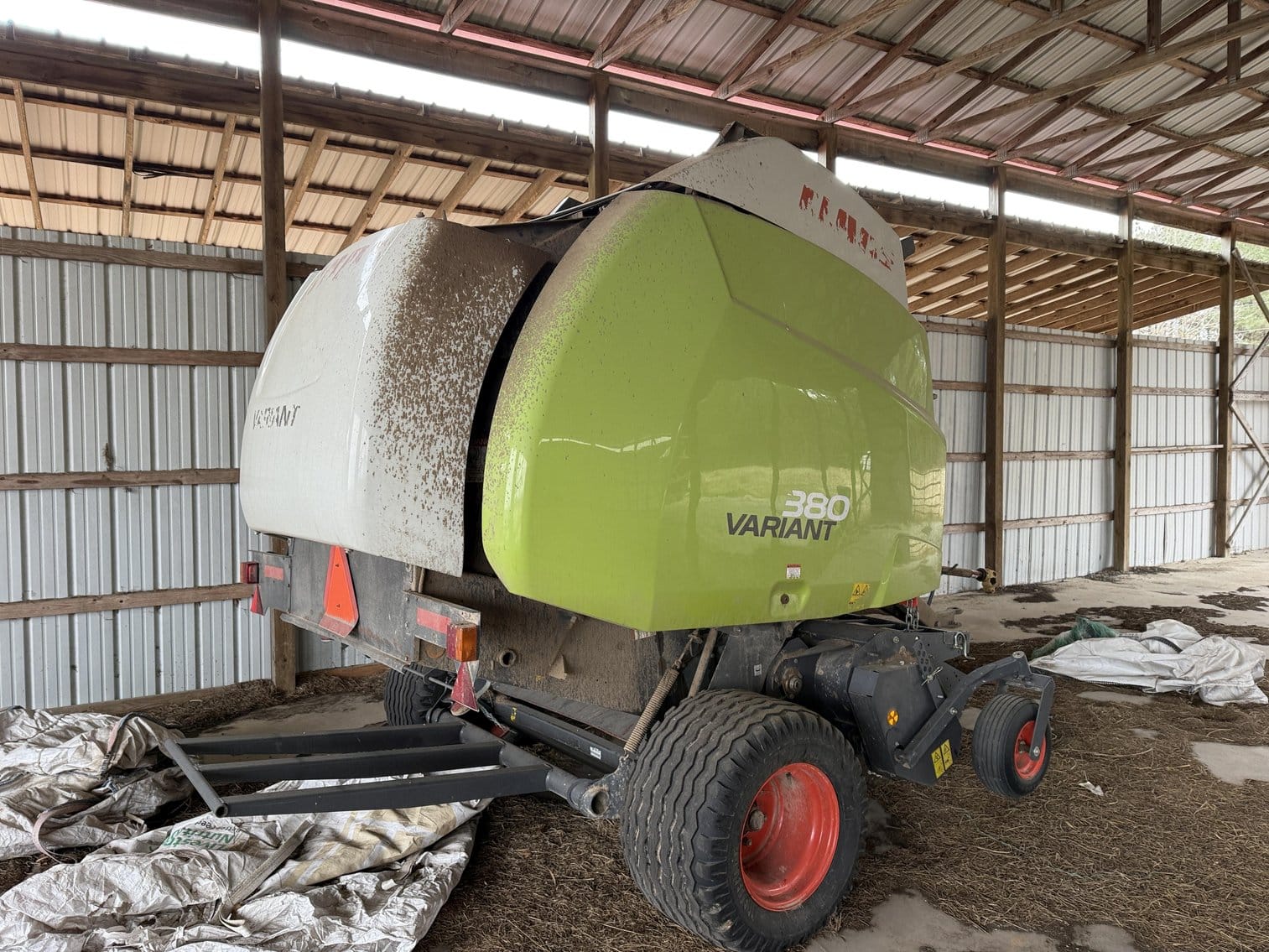 CLAAS Variant 380 Equipment Image0