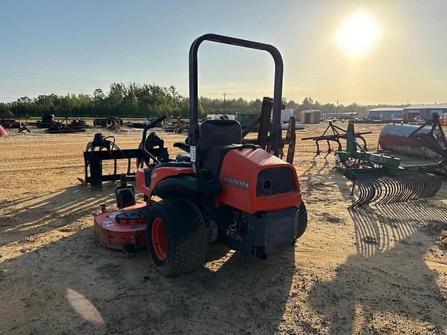 Image of Kubota ZD331 equipment image 2