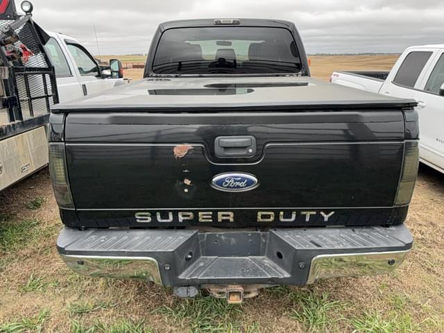 Image of Ford F-350 equipment image 2