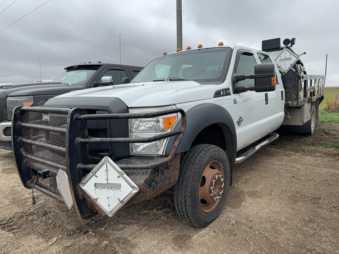 2015 Ford F-550 Equipment Image0