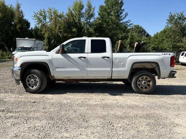 Image of GMC 2500HD equipment image 2