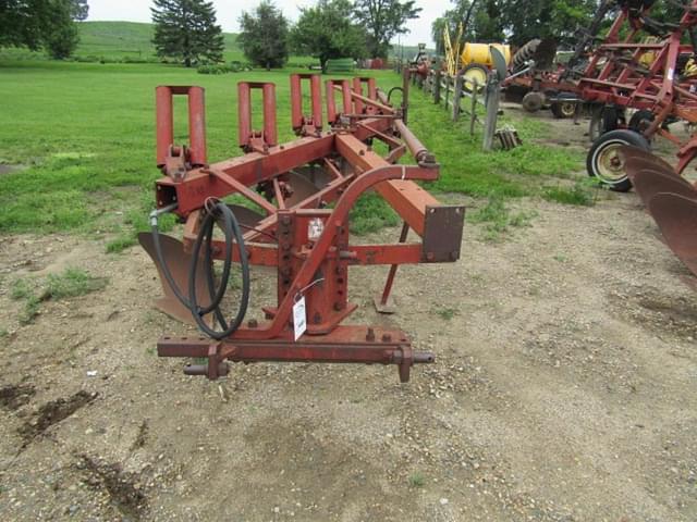 Image of International Harvester 700 equipment image 2