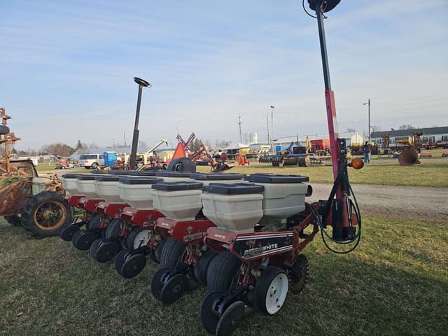 Image of White 6106 equipment image 4