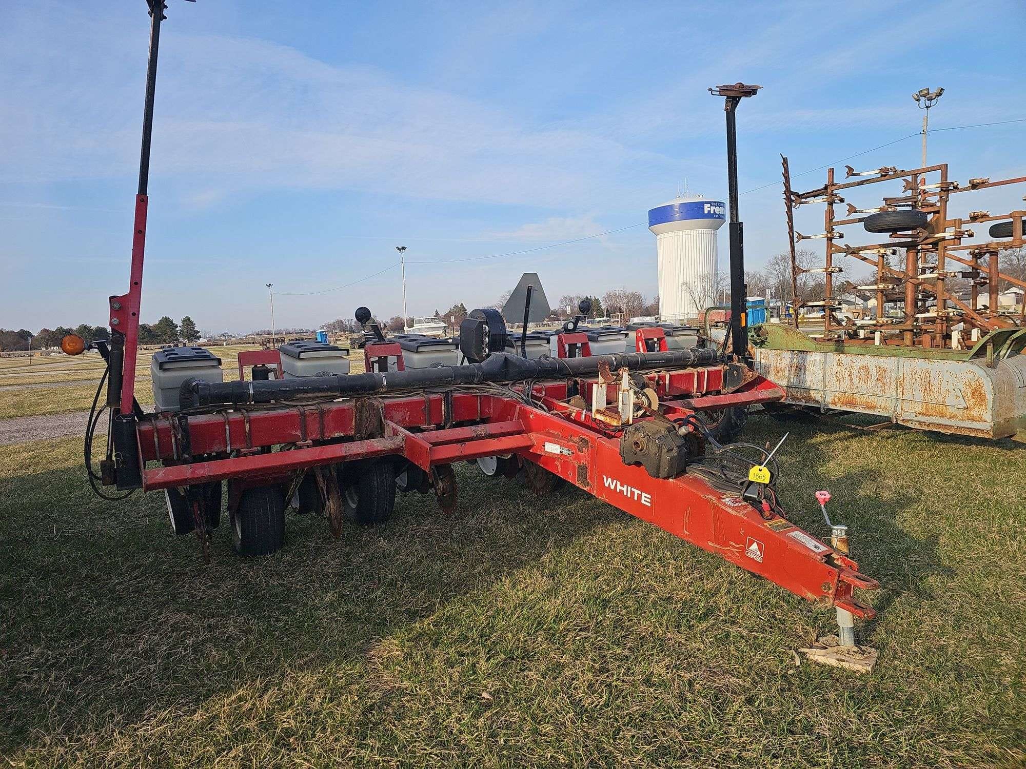 White 6106 Equipment Image0