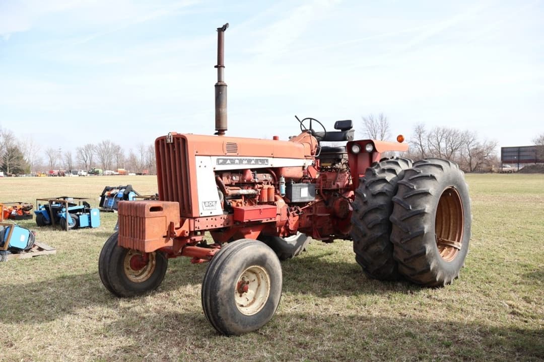 Image of Farmall 806 Primary image